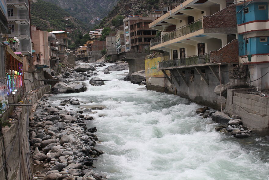 Pakistan: Evolving, Revolving Or Dissolving? Pakistan: Evolving, Revolving Or Dissolving?