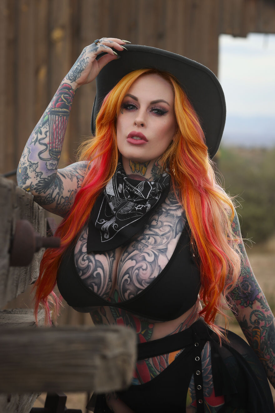 Celebrating Mom's At Victory Fotos With Pin UPS, Boudoir And Burlesque Fun!