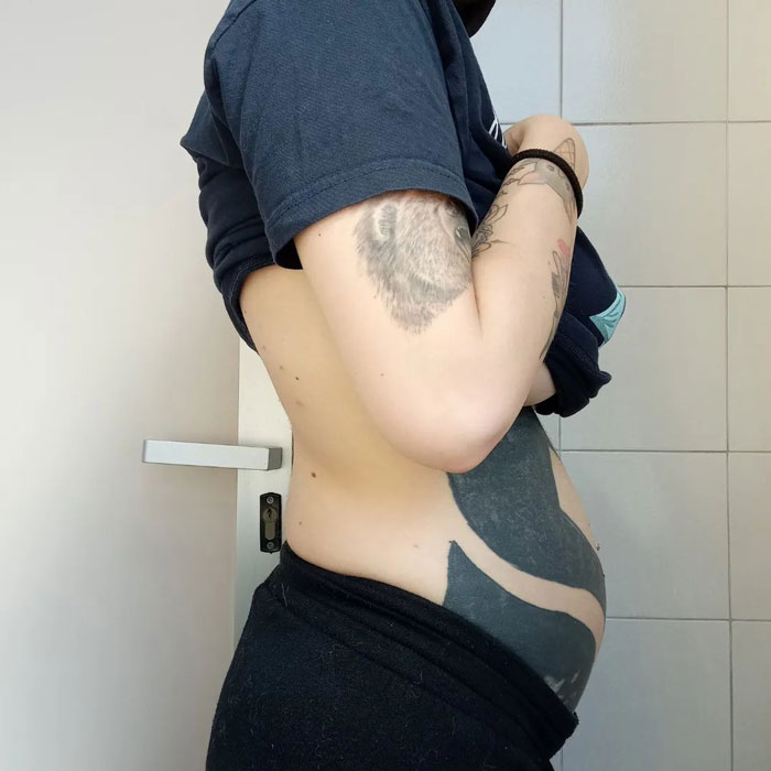 30 Mothers Are Sharing Realistic Pictures Of Baby Bumps And Pregnant Bodies To Fight Toxic Standards