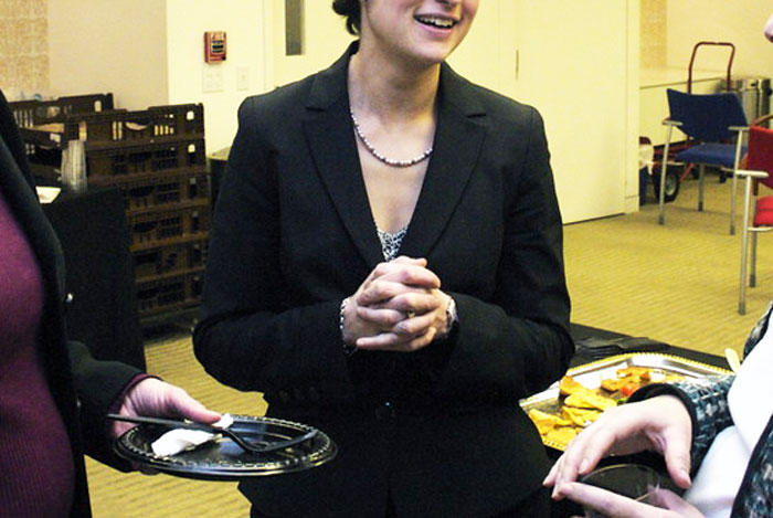 Fax Machine Glitches And Gets Employee In Trouble With Her Boss, Employee Maliciously Complies And Starts Logging Calls On Numerous Post-It Notes Instead