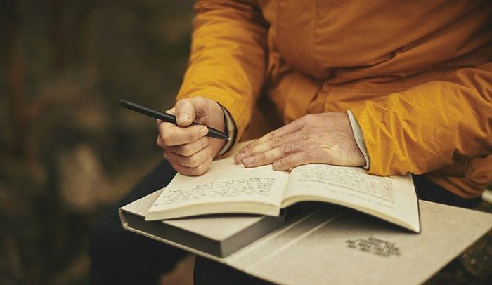 Straight Guys Are Sharing 30 Everyday Things They Secretly Do That Society Calls "Gay"