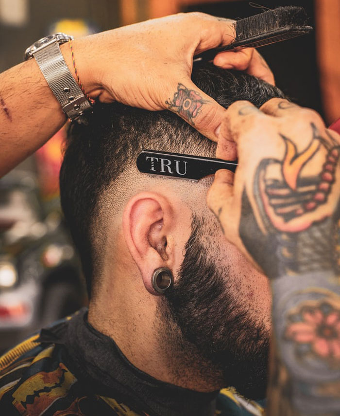 Straight Guys Are Sharing 30 Everyday Things They Secretly Do That Society Calls "Gay"