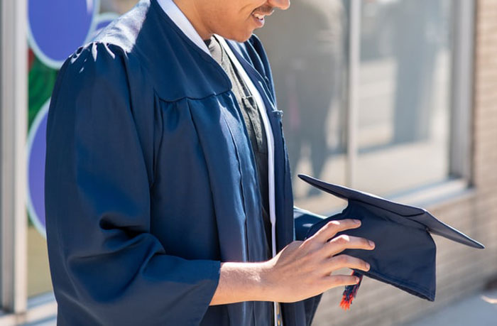 People Are Sharing 30 Things Their Teachers Did That Made Everyone Respect Them Or Had Quite The Opposite Effect