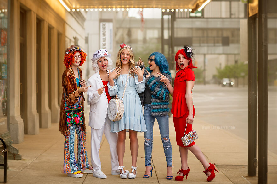 Modern Alice: I Photographed People As Alice In Wonderland Characters Hanging Out In The Modern World (23 Pics)
