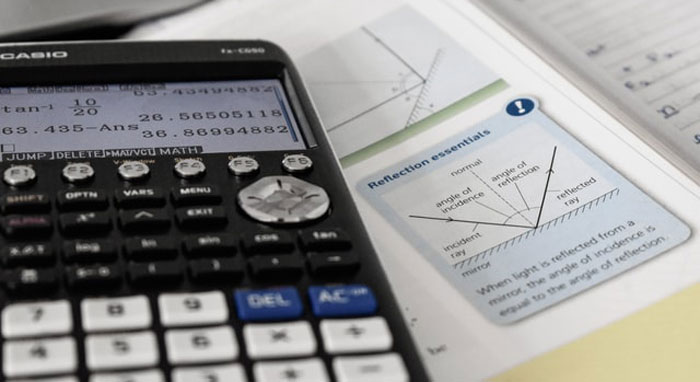 People Are Sharing 30 Things Their Teachers Did That Made Everyone Respect Them Or Had Quite The Opposite Effect