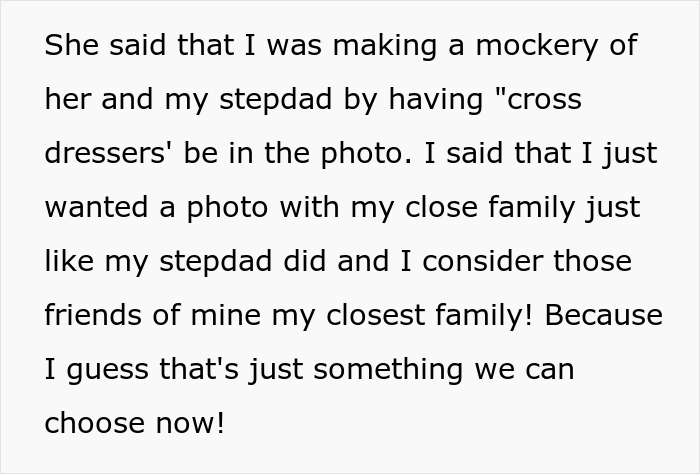 18-Year-Old Takes Cheesy “Family” Pics With Her Friends After She Found Out That Her Family Excluded Her From Their Easter Card Photoshoot 18-Year-Old Takes Cheesy “Family” Pics With Her Friends After She Found Out That Her Family Excluded Her From Their Easter Card Photoshoot