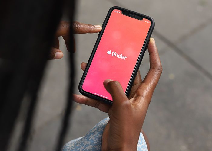 30 Times People Noticed Something Was Off About Their Friend's Significant Other And Were Proven To Be Right Later