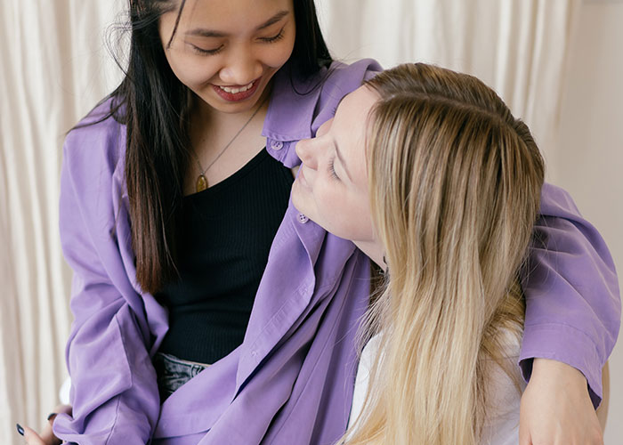 30 Times People Noticed Something Was Off About Their Friend's Significant Other And Were Proven To Be Right Later