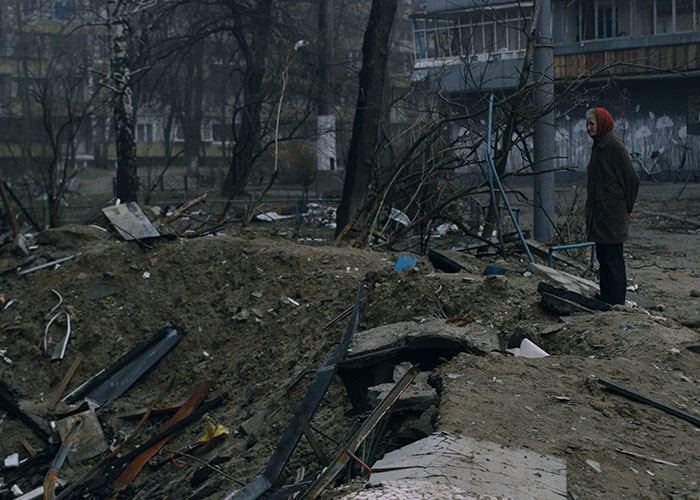 Benedict Cumberbatch Welcomes Ukrainian Family Into His Home In The Hopes To Bring Them Some Stability Benedict Cumberbatch Welcomes Ukrainian Family Into His Home In The Hopes To Bring Them Some Stability