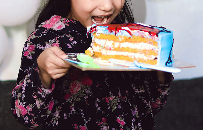 Teacher Calls Out This Mother Who Invited The Whole Class To Daughter's Birthday Party Except For A Bully, Mom Asks If She Was Wrong