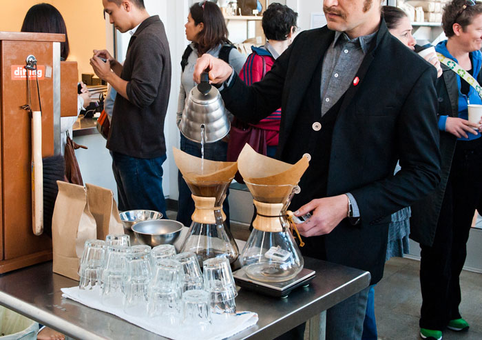 Woman Snaps At Fianc&eacute; Who Relentlessly Criticized Her Way Of Making Coffee, And Somehow She&rsquo;s The &ldquo;Bad Guy&rdquo;