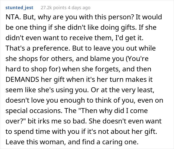 Girlfriend Starts Drama After Boyfriend Chose Not To Get Her A Birthday Present, Asks The Internet If He Was Right