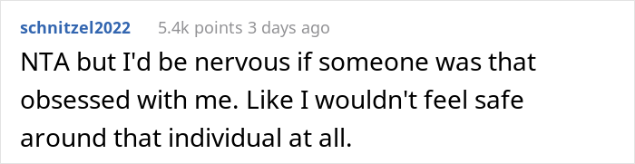 Student Decides To Test If This Flatmate Is Really Copying All Her Looks, Fakes Shaving Her Head As A Trap, Drama Ensues