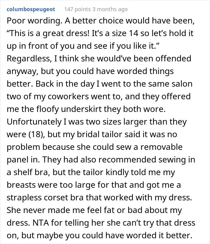 Size 30 Bride Demands To Try On A Size 14 Wedding Dress, Saleswoman Asks If She Was A Jerk To Give Her A Reality Check Size 30 Bride Demands To Try On A Size 14 Wedding Dress, Saleswoman Asks If She Was A Jerk To Give Her A Reality Check