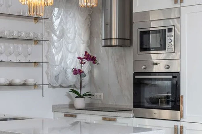 “I Straight-Up Tell Our Clients Not To Do It”: People Are Sharing 30 Of The Worst Interior Design Trends That Everyone Should Avoid