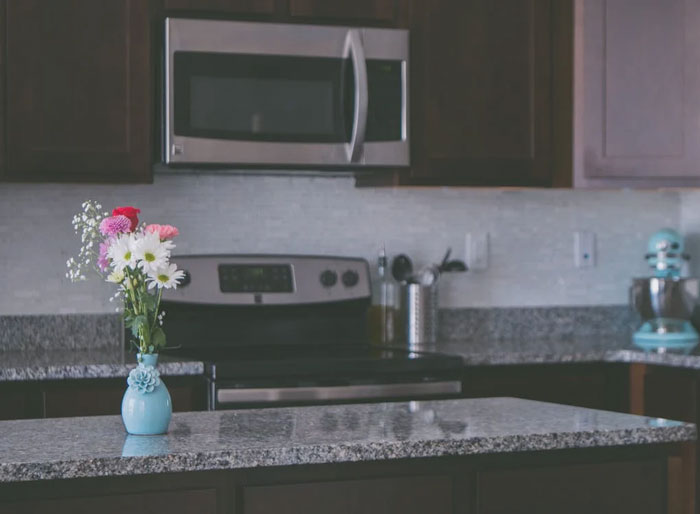 “Soy honesto con los clientes y les digo que no lo hagan”: La gente comparte 20 de las peores tendencias de diseño de interiores que todos deberían evitar