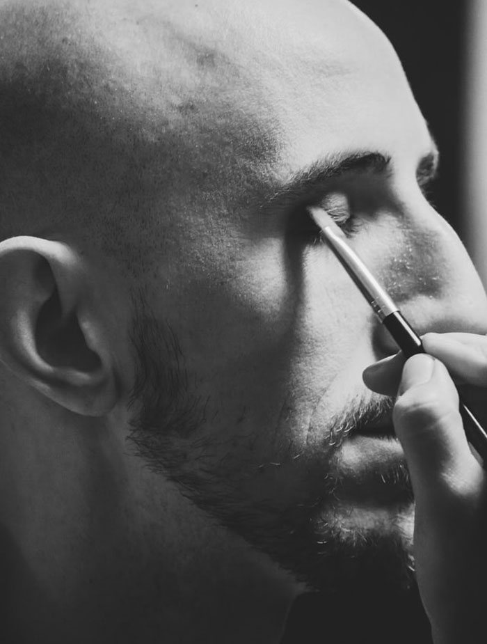 Straight Guys Are Sharing 30 Everyday Things They Secretly Do That Society Calls "Gay"