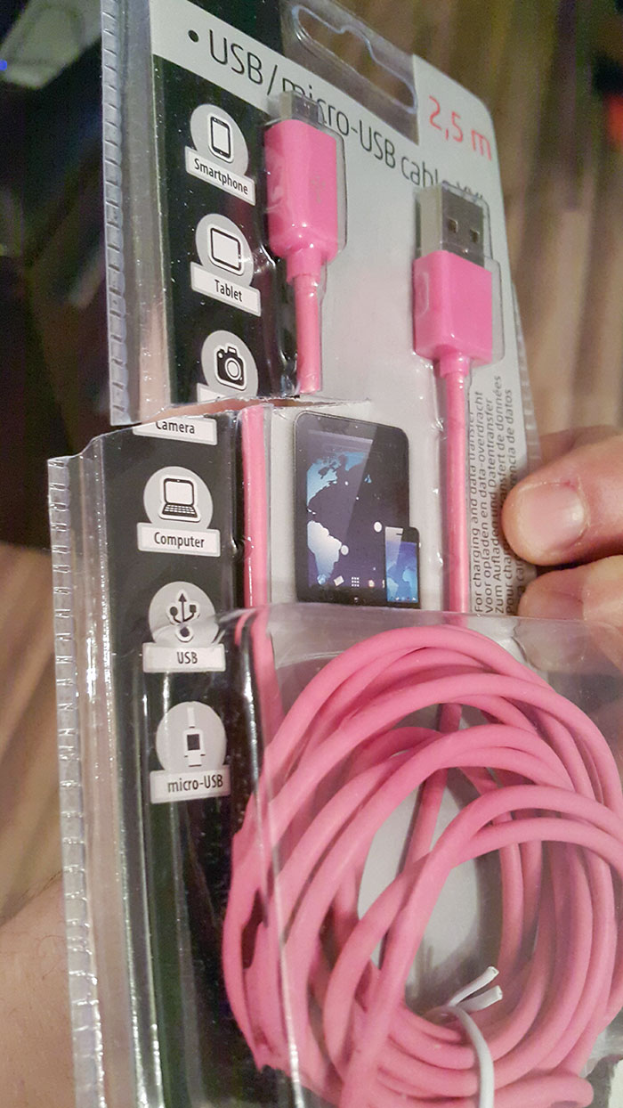 Así es como mi esposa decidió desempacar su nuevo cable