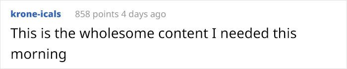 Australian Man Draws A "Hug Here" Spot Outside His House, Capturing Many Heartwarming Moments On His Security Camera