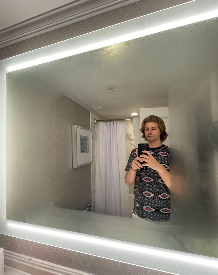 This Hotel Mirror Doesn’t Allow Condensation To Form In The Middle Of The Mirror After A Shower, Allowing You To See Yourself