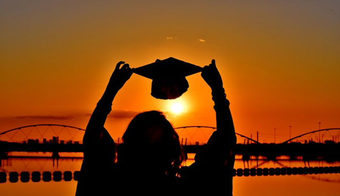 People Are Sharing 30 Things Their Teachers Did That Made Everyone Respect Them Or Had Quite The Opposite Effect