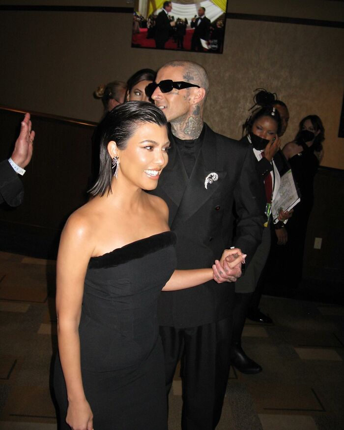 People Online Are Discussing The Tiny Portions Of Food At The Kardashian-Barker Wedding After Kylie Jenner's Viral Video