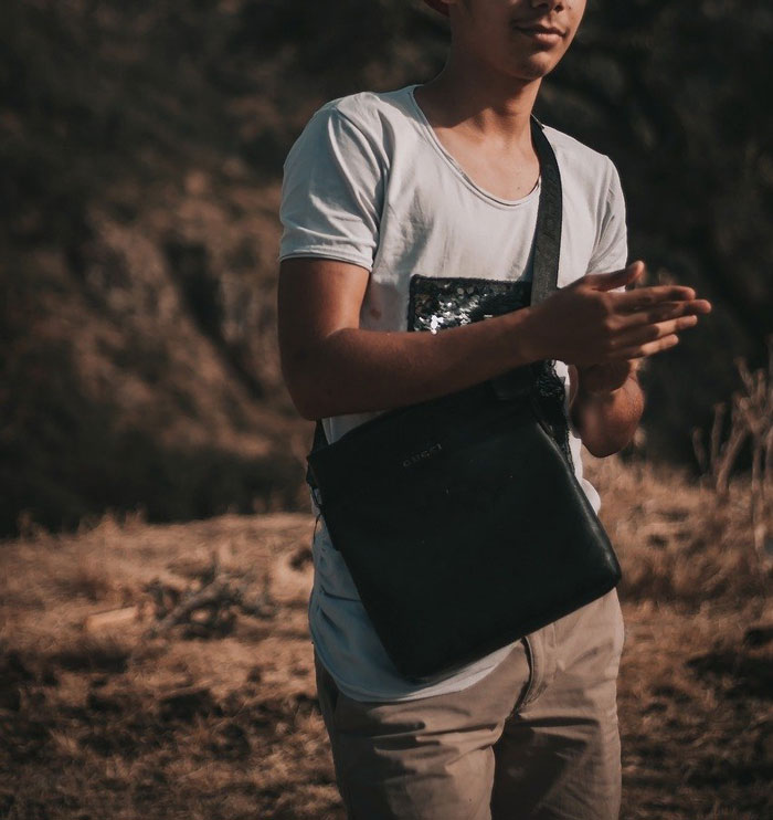 Straight Guys Are Sharing 30 Everyday Things They Secretly Do That Society Calls "Gay"