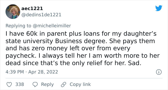 Woman Split Student Loan Payback With Her Mom, When She Passed Away She Found Out That She Owed $80K On $15K Of Debt Woman Split Student Loan Payback With Her Mom, When She Passed Away She Found Out That She Owed $80K On $15K Of Debt