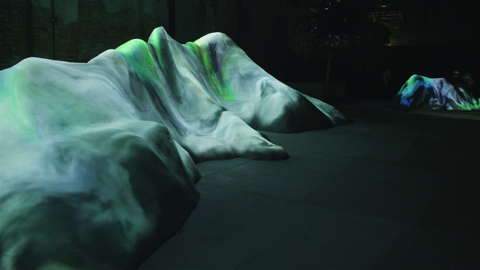 A 21-Meter-Long Sculpture Was Filled With Floating Motion Graphics Emerging From The Ai (10 Pics)