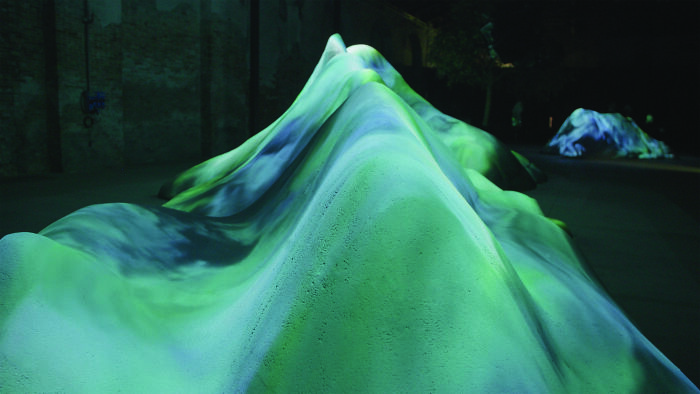 A 21-Meter-Long Sculpture Was Filled With Floating Motion Graphics Emerging From The Ai (10 Pics)