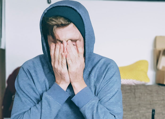 Client Wants Artist To Pay Them $1K As "Security", Gets Shamed Online