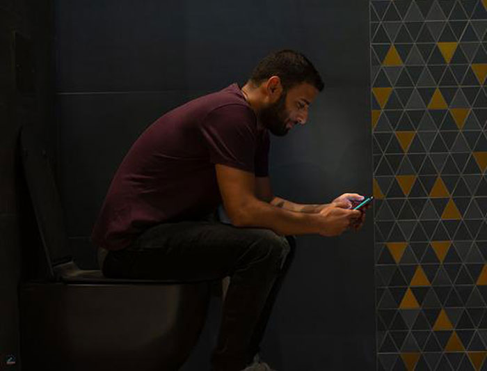 20 Hombres heterosexuales comparten cosas cotidianas que hacen en secreto y que la sociedad llama "gay"