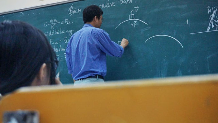 People Are Sharing 30 Things Their Teachers Did That Made Everyone Respect Them Or Had Quite The Opposite Effect