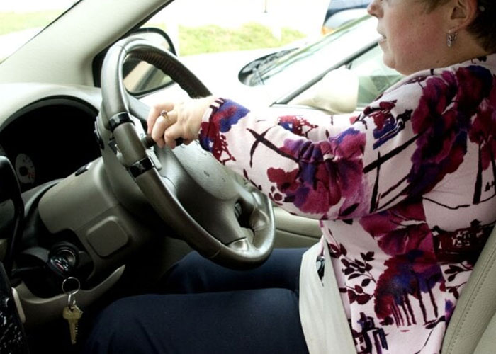 Truck Driver Maliciously Complies To Letting A Karen Illegally Pass Him In Traffic, She Immediately Crashes Into A Cop Car