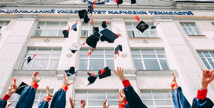 People Are Sharing 30 Things Their Teachers Did That Made Everyone Respect Them Or Had Quite The Opposite Effect