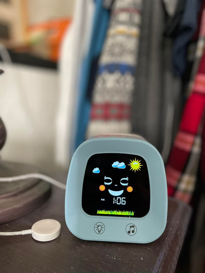 I Picked Up This Little Mystery Item Yesterday At The Goodwill In Mchenry, Il. It’s Micro USB Powered And No Plug Of Sorts To Be Found