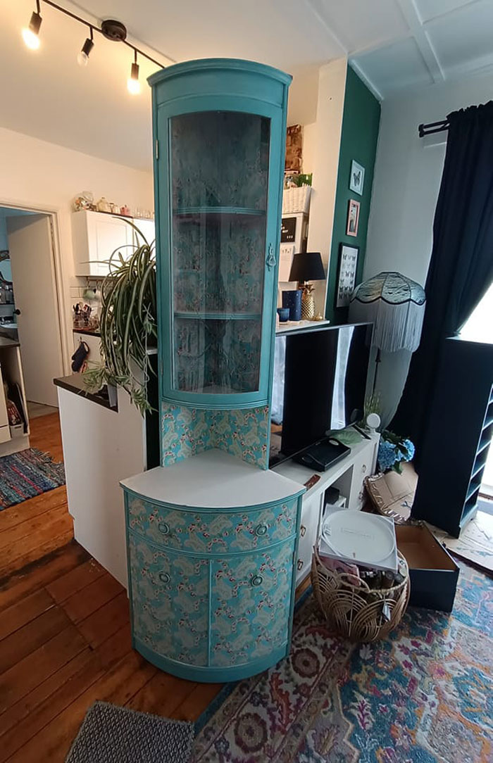 Found This Amazing Corner Cabinet On Facebook Marketplace For £30! ($38.50usd) I'm In Love