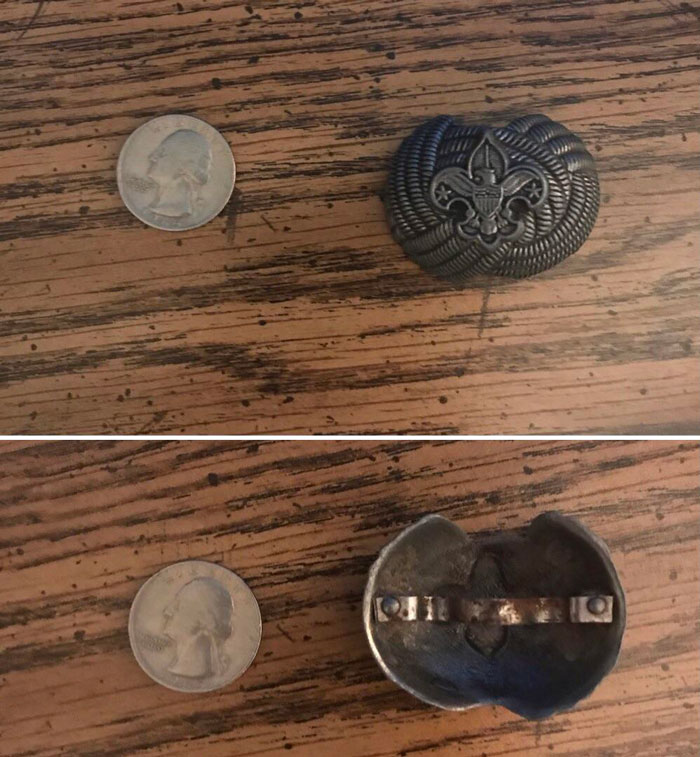 Witt: Small Metal Trinket Found Buried On Rural Missouri Farm. Appears To Have An Eagle, Flor De Lis, And Rope Pattern On From And A Metal Band On The Back. Quarter For Scale