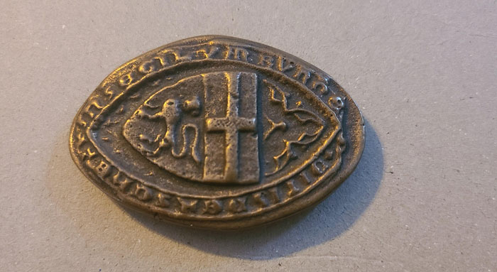 Pesado y pequeño. Se encuentra en el sur de Alemania