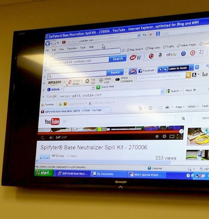 My 40-Year-Old Coworker Gave A Presentation. This Was His Set Up