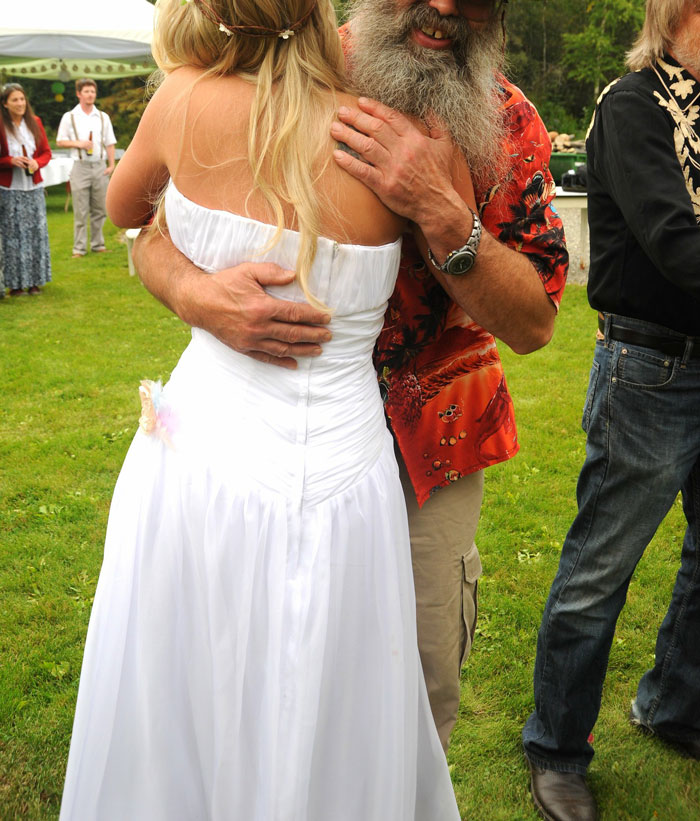 Guy Found Out That Dad Is Planning To Pay For His Brother’s Wedding, Said He Won’t Talk To Him Because He Refused To Fund His Guy Found Out That Dad Is Planning To Pay For His Brother’s Wedding, Said He Won’t Talk To Him Because He Refused To Fund His