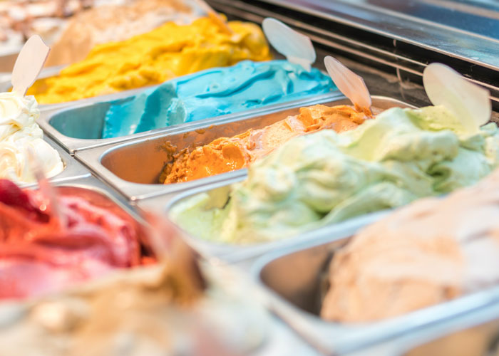 30 Unbelievably Strange Encounters With Random Strangers That These People Just Can't Forget About