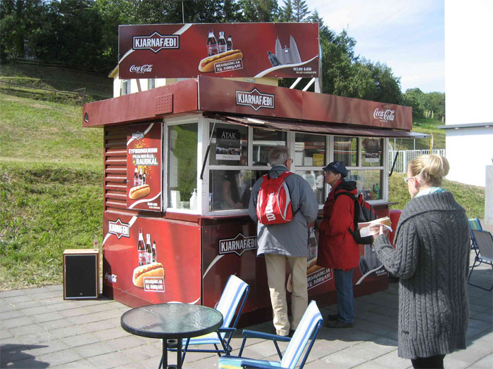 Folks In This Online Group Shared 26 Habits They Picked Up From Working At A Lousy Job