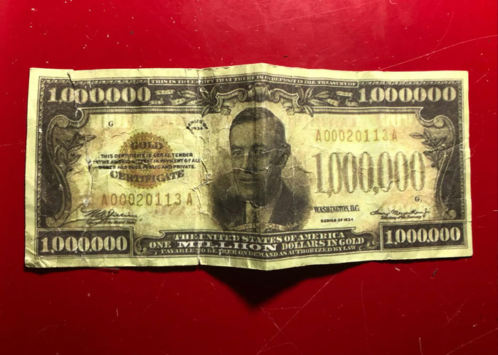 30 Unbelievably Strange Encounters With Random Strangers That These People Just Can't Forget About