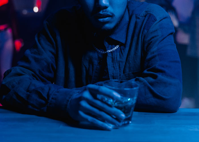 30 Unbelievably Strange Encounters With Random Strangers That These People Just Can't Forget About