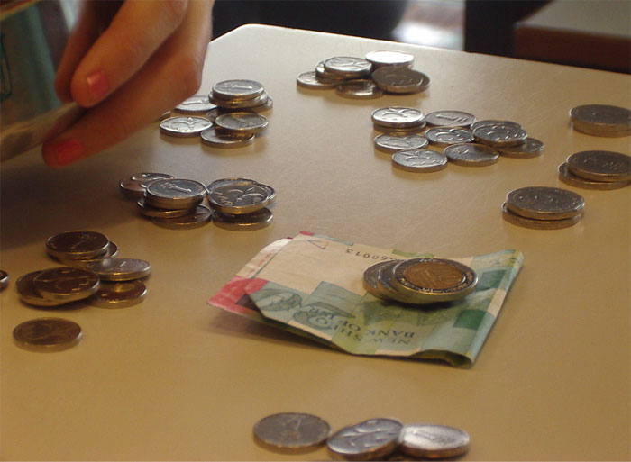 Folks In This Online Group Shared 26 Habits They Picked Up From Working At A Lousy Job