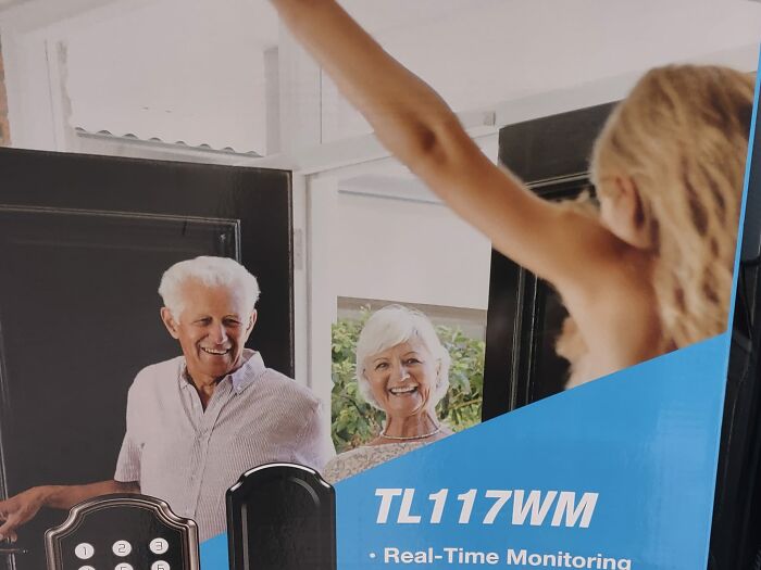 Weird-Funny-Ads-With-Threatening-Auras