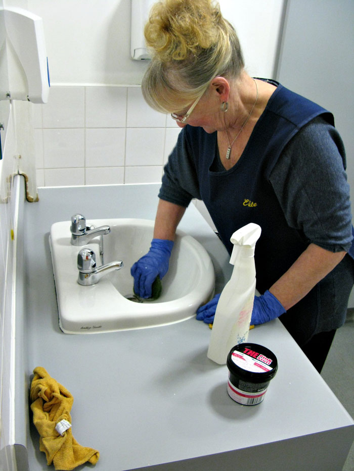 Housekeeper Getting $12/Hour Receives A Checklist With 85 Tasks She Has To Complete In An Hour To Not Get Fired