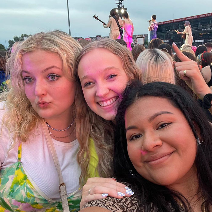 &ldquo;You're Officially Gay, My Boy&rdquo;: Harry Styles Helps A Fan Come Out At Wembley Concert