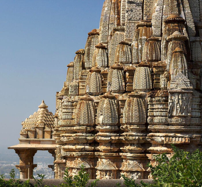 Intricate Ancient Masterpieces That You Can Only Appreciate When You Zoom In (30 Pics)